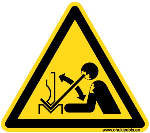 W032 - Hoiatusmärk. ISO 7010. Oht! Painutatava materjali äkiline ja ootamatu liikumine või väljapaiskumine